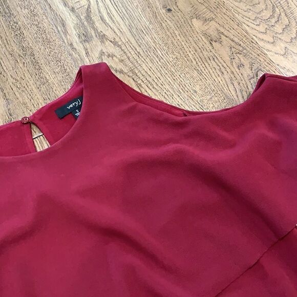 Burgundy dress with shoulder cut outs - Picture 2 of 5